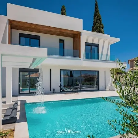 Villa Nefele Luxury Recidency, A Concealed Delight Koukounaria