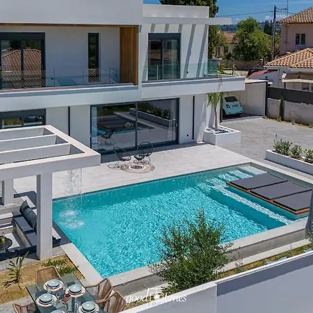 Nefele Luxury Recidency, A Concealed Delight Villa